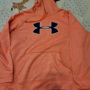Men’s Under Armour sweatshirt